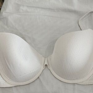 Victoria's Secret Cream Underwire Bra